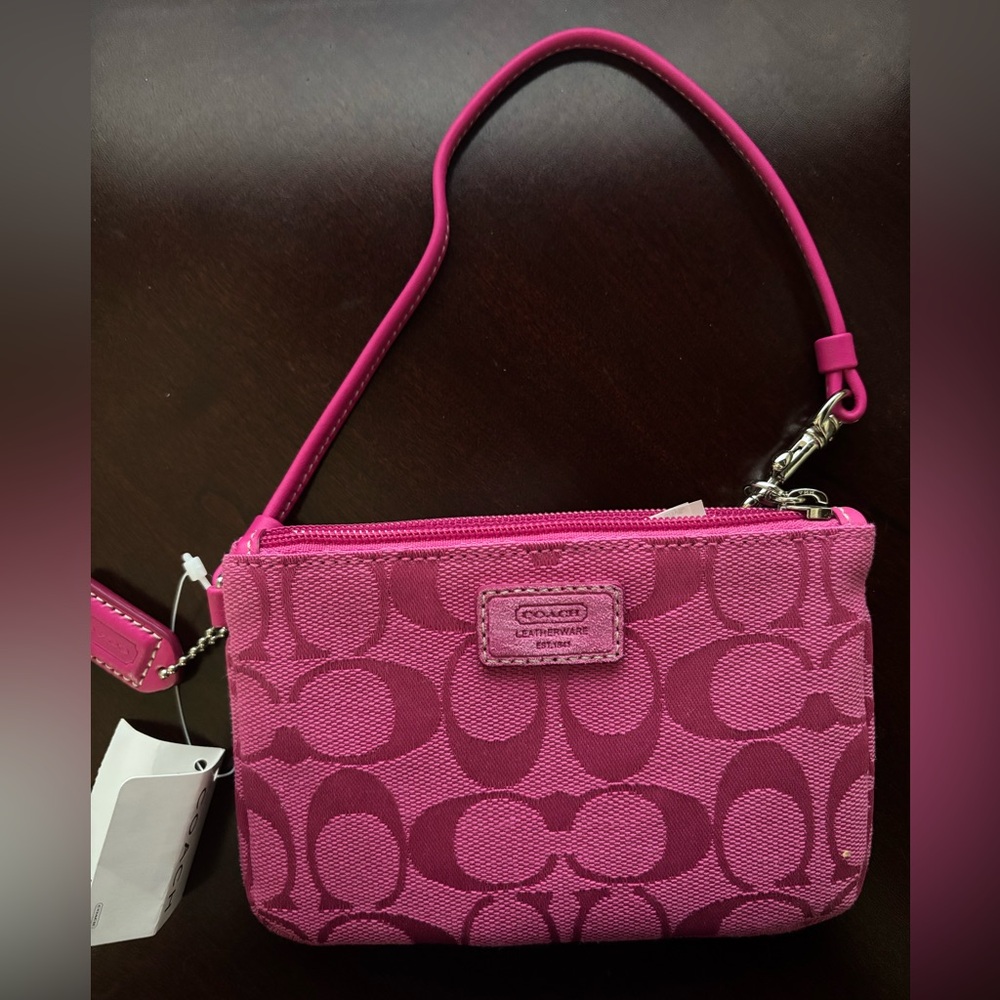 NWT Coach “C” pink small mini skinny wristlet - Picture 2 of 6
